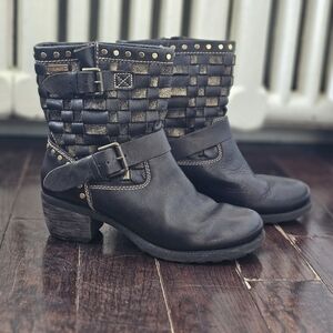 Pikolinos Woven Black Gold Leather Studded Buckle Moto Biker Ankle Boots 37